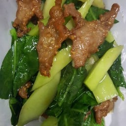 ผัดคะน้า HK คอหมูทอด