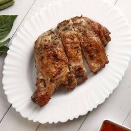 ไก่น่องสะโพกย่าง