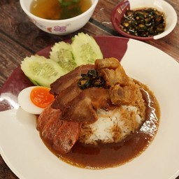 ข้าวหมูแดง+หมูกรอบ