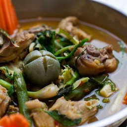 แกงอ่อมไก่