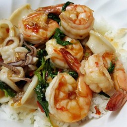 ข้าวกระเพราทะเล Rice + seafood basil