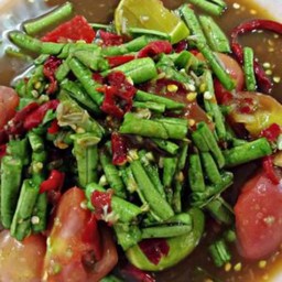ตำถั่วปูปลาร้า Green bean salad with fermented fish