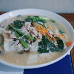 ราดหน้าเส้นใหญ่