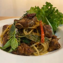 สปาเก็ตตี้สไปซี่หมูตุ๋น