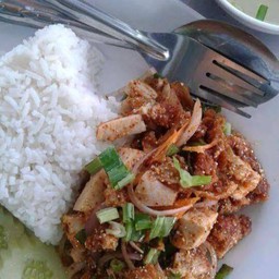 ข้าวยำไก่แซ่บ