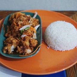 ข้าวยำไก่ทอด