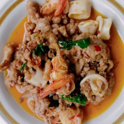 บ้านกะเพรา&ยำรสเด็ด