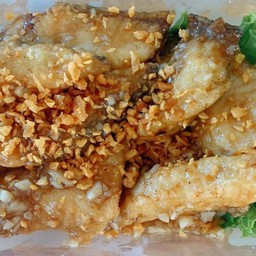 ทอดกระเทียม(กับข้าว)