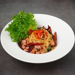 สปาเก็ตตี้พริกเเห้งผัดเบคอน
