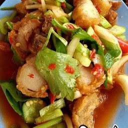 ยำหมูกรอบ