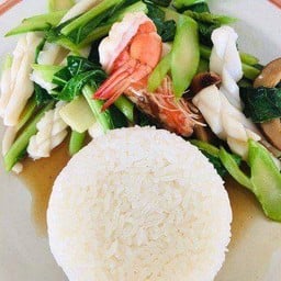 คะน้าทะเลราดข้าว