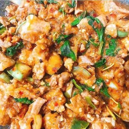 ผัดเผ็ดกระดูกอ่อน