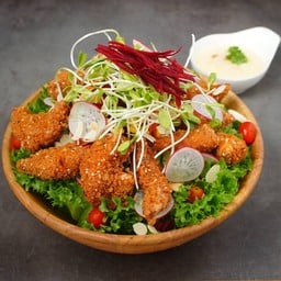 สลัดไก่กรอบ