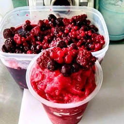 ผลไม้สดปั่น ตะวัน&ต้นน้ำ