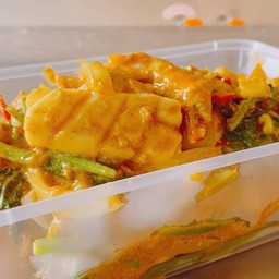 ผัดผงกระหรี่(กับข้าว)