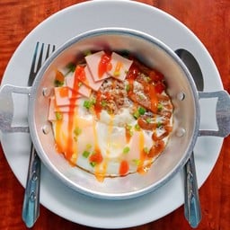 ไข่กระทะ (หมู+แฮม+กุนเชียง)