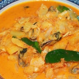 แกงคั่วสับปะรดหอยแมลงภู่