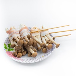 หลินดำพันเบคอนเสียบไม้