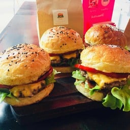 ร้านHungryBurger ตลาดโถรัตน์