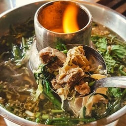 เกาเหลาหมูตุ๋นหม้อไฟ