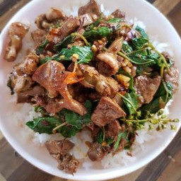 ร้านผัดกระเพราห่อ พ่อหน่านเตี่ยม