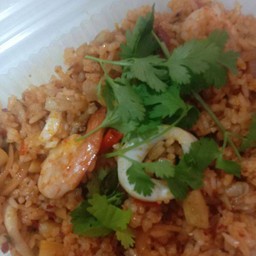 ข้าวผัดต้มยำแห้ง