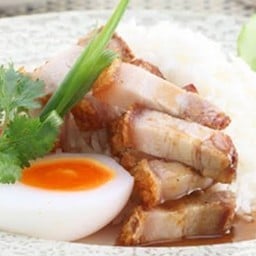 ข้าวหมูกรอบ+ไข่
