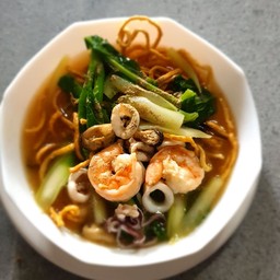 เส้นหมี่ราดหน้าทะเล