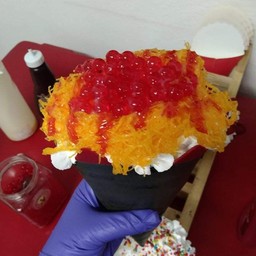 แป้งชาโคล วิปครีม ฝอยทอง เยลลี่สีแดง