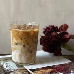ICED CAFÉ LATTE