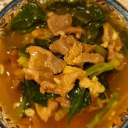 เส้นหมี่ราดหน้าไก่