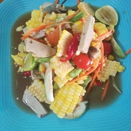 ตำข้าวโพดหมูยอ