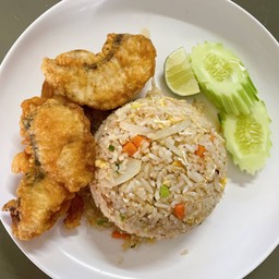 ข้าวผัดปลากะพง