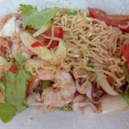 ยำมาม่าทะเล