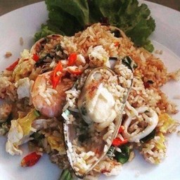 ข้าวผัดต้มยำทะเล