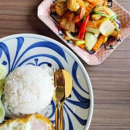 ข้าวราดผัดพริกสด