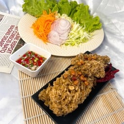ยำปลาดุกฟู 40 บาท