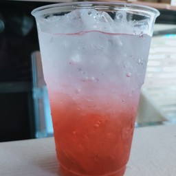 สตอร์เบอร์รี่โซดา