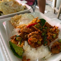 ร้านข้าวแกงขนมหวาน ตามสั่ง