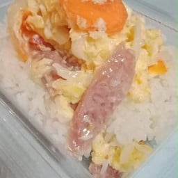 ข้าวแหนมผัดไข่