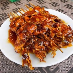 ลูกชิ้นเนื้อย่าง หัวสะพานวัดบ้านโป่ง(เจ้าเก่าในตำนานกว่า20ปี)