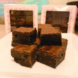 บราวนี่ดาร์คช็อคคิวบ์