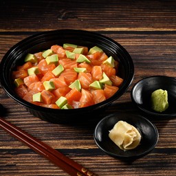 08 ข้าวหน้าปลาแซลมอนและอะโวคาโด้