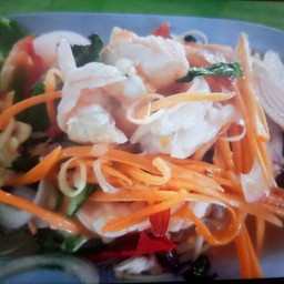ยำกุ้งเห็ดเข็มทอง