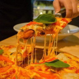 Pizza L ทะเล