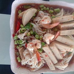 ยำขนมจีน