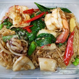 มาม่าผัดขี้เมาทะเล