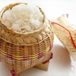 ข้าวเหนียว นุ่มๆ ร้อนๆ สวยๆ กระติ๊บละ