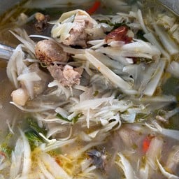 แกงหน่อไม้ดองใส่ไก่