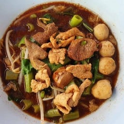 ก๋วยเตี๋ยวเรืออยุธยาลุงชาป้าน้อง